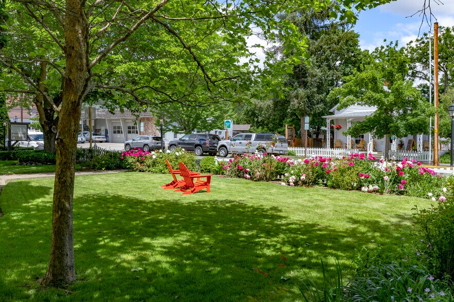 More Photos Of 240 E California St, Jacksonville Hotel For Sale