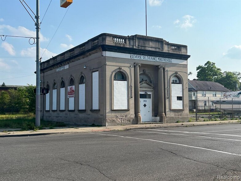 Primary Photo Of 3703-3711 Fenkell St, Detroit Office For Sale