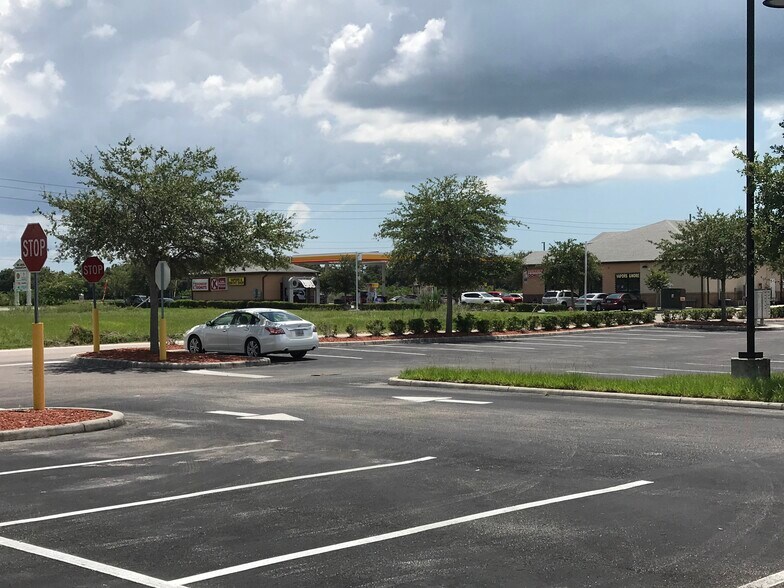 More Photos Of 13135 Kings Lake Dr, Gibsonton Medical For Lease
