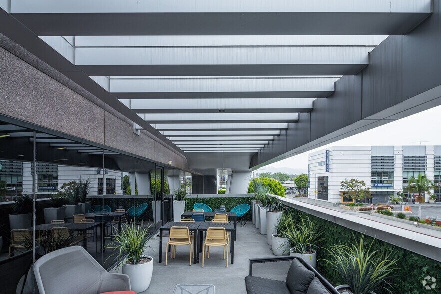 More Photos Of 145 S Fairfax Ave, Los Angeles Coworking Space