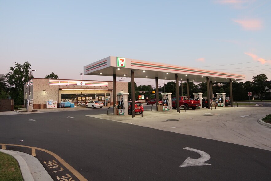 More Photos Of 893 State Route 3 N, Gambrills Service Station For Sale