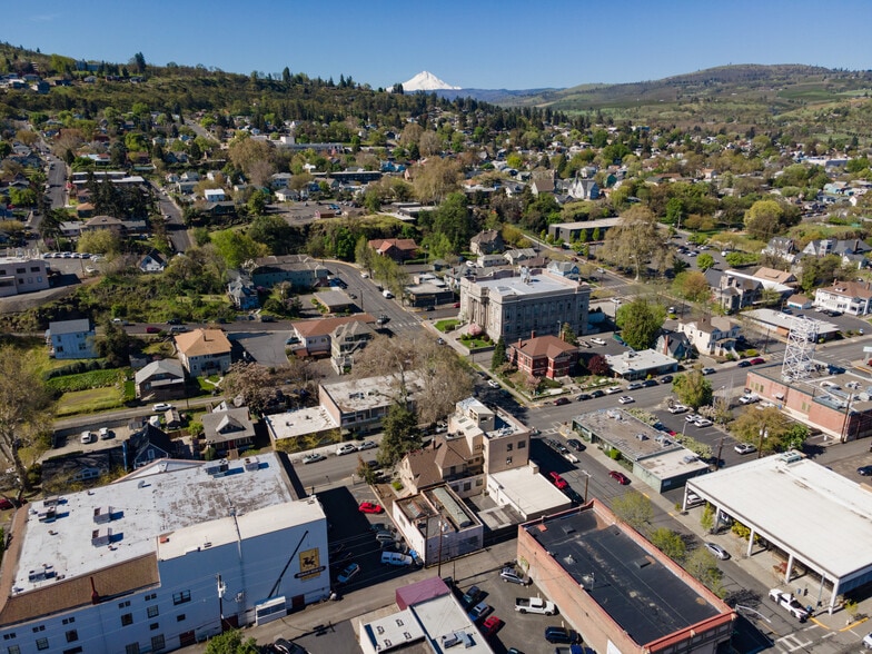More Photos Of 412 Washington St, The Dalles Freestanding For Sale