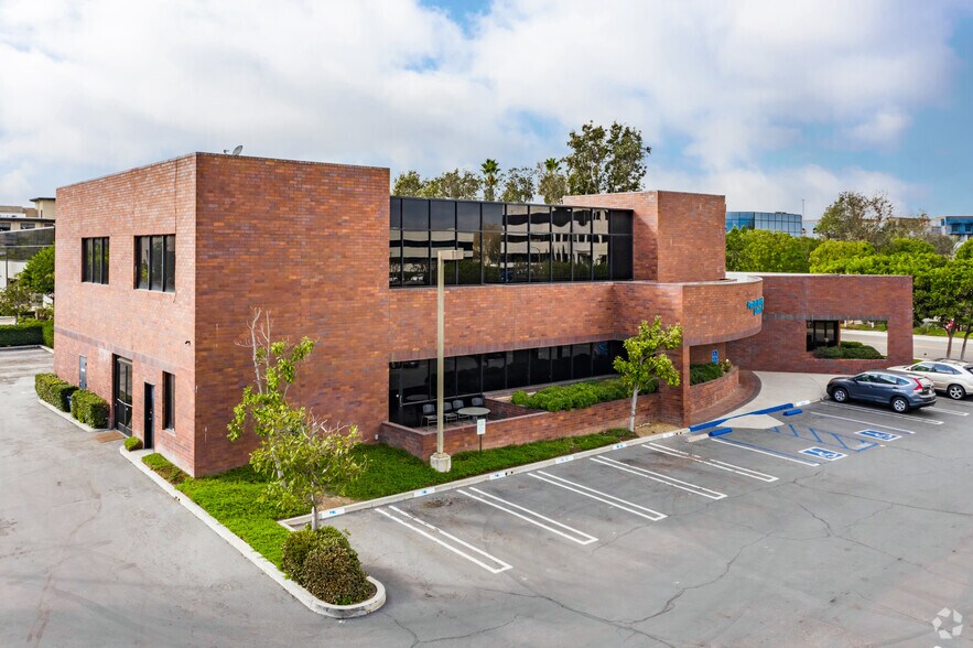 More Photos Of 15 Corporate Park, Irvine Medical For Lease
