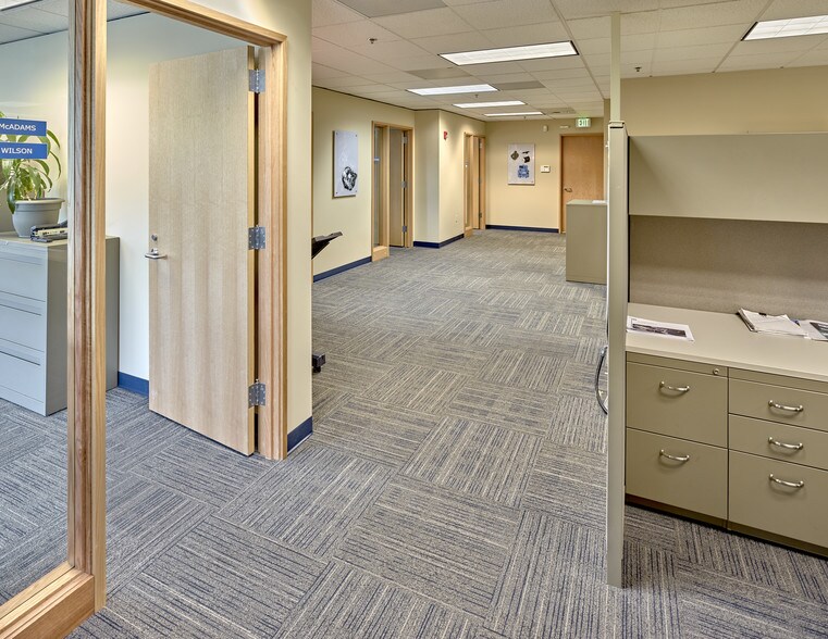 More Photos Of 12125 Harbour Reach Dr, Mukilteo Light Manufacturing For Lease
