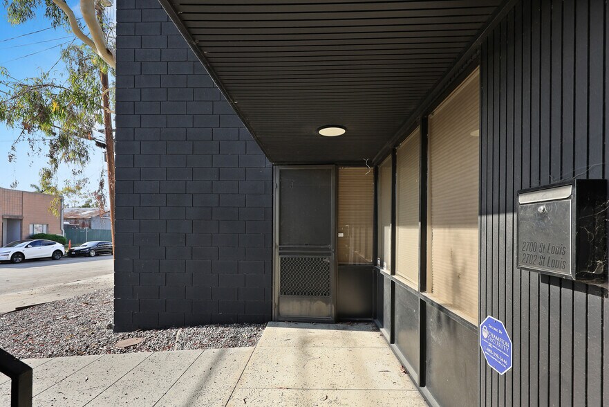 More Photos Of 2702 Saint Louis Ave, Signal Hill Warehouse For Lease