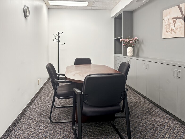 More Photos Of 5811 Cooney Rd, Richmond Coworking Space