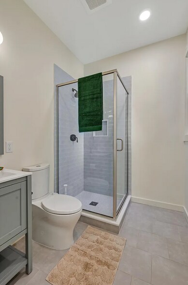 More Photos Of 1817 15th St, San Francisco Apartments For Sale
