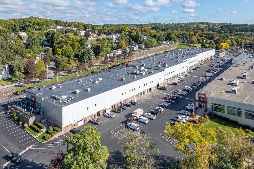 More Photos Of 411 Waverley Oaks Rd, Waltham Light Manufacturing For Lease