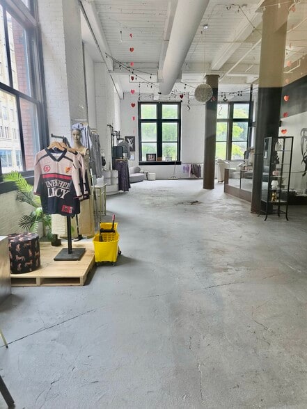 More Photos Of 1300 Washington Ave, Saint Louis Storefront For Sale