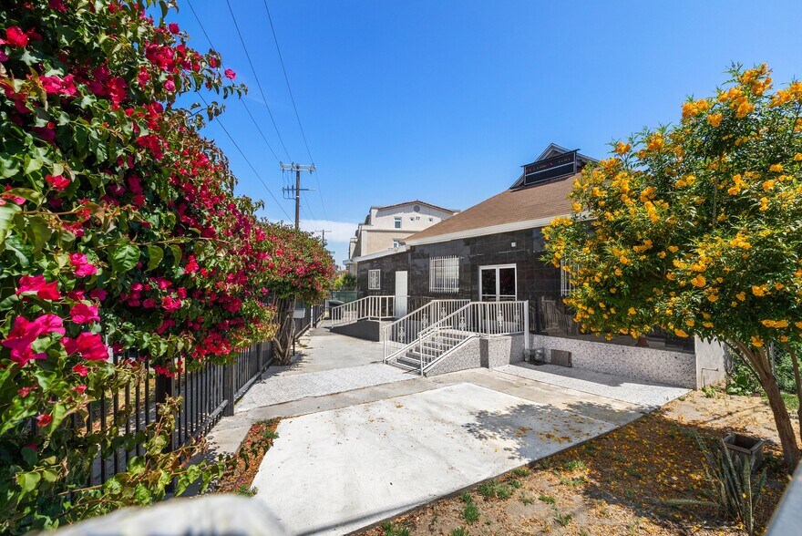 More Photos Of 964 E Jefferson Blvd, Los Angeles Apartments For Sale