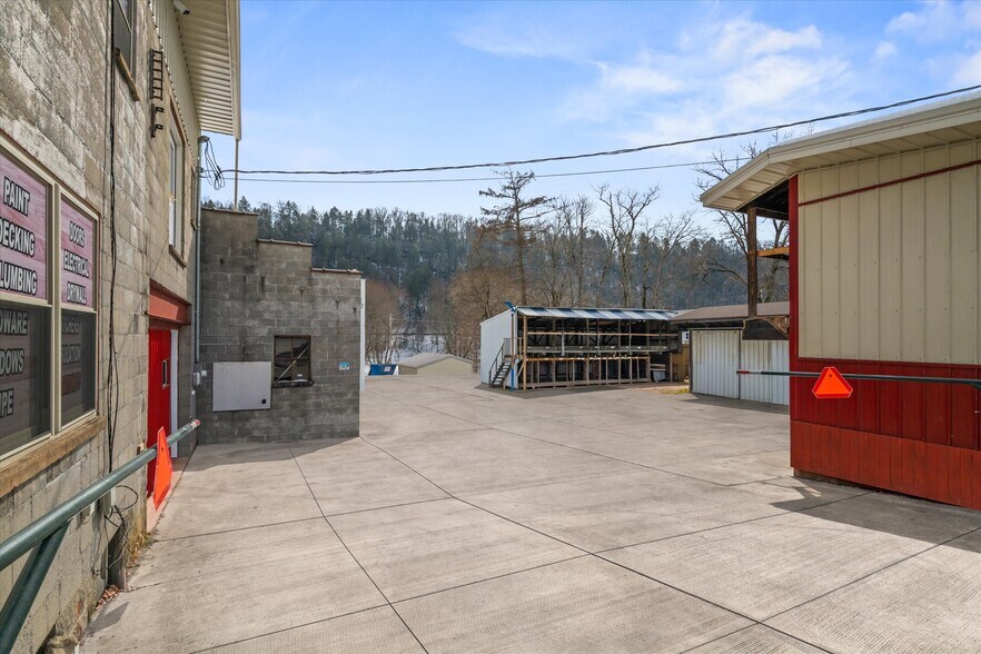 More Photos Of 309 Main St, Emlenton General Retail For Sale