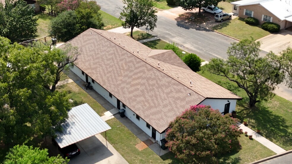 More Photos Of 1405 N Crockett St, Fredericksburg Apartments For Sale