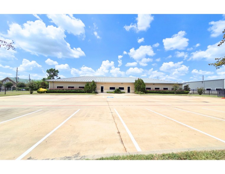 Primary Photo Of 21613 Rhodes Rd, Spring Office For Sale