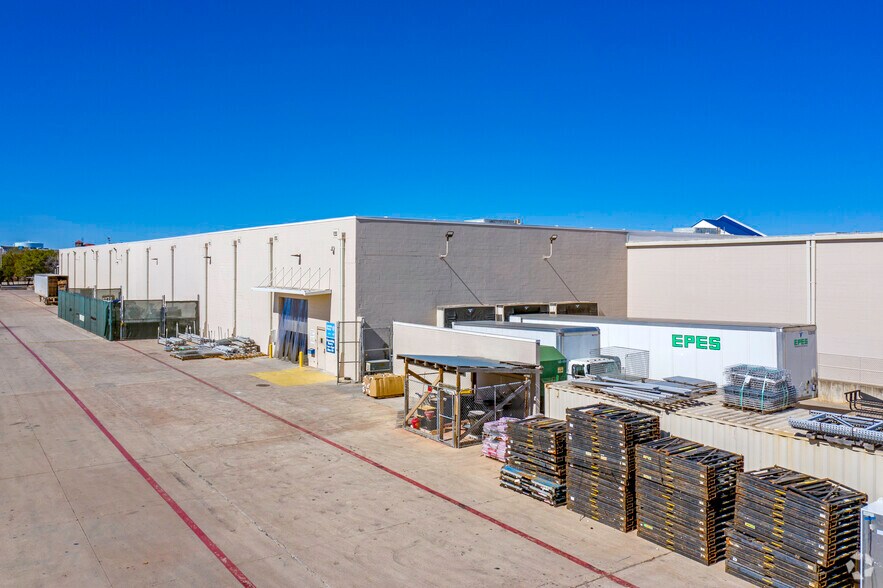 More Photos Of 11309-11323 Bandera Rd, San Antonio Unknown For Lease