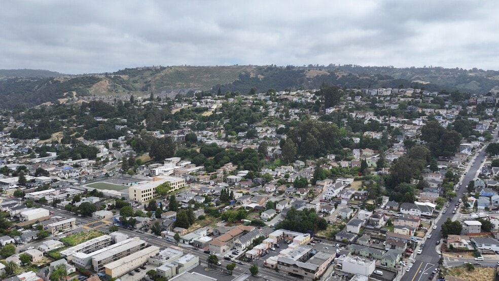 More Photos Of 8100 MacArthur Blvd, Oakland Hotel For Lease