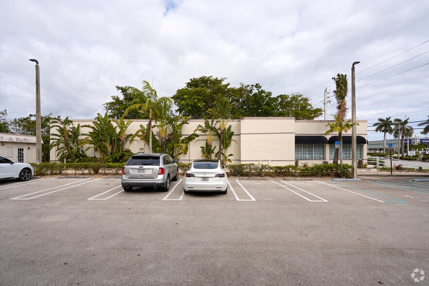 More Photos Of 2050 N Federal Hwy, Delray Beach Unknown For Lease