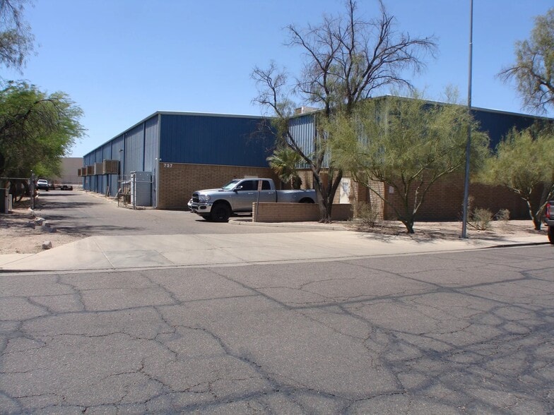 More Photos Of 737 W 2nd Ave, Mesa Manufacturing For Sale