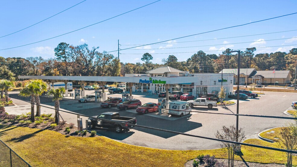 More Photos Of 1750 Grove Point Rd, Savannah Service Station For Sale