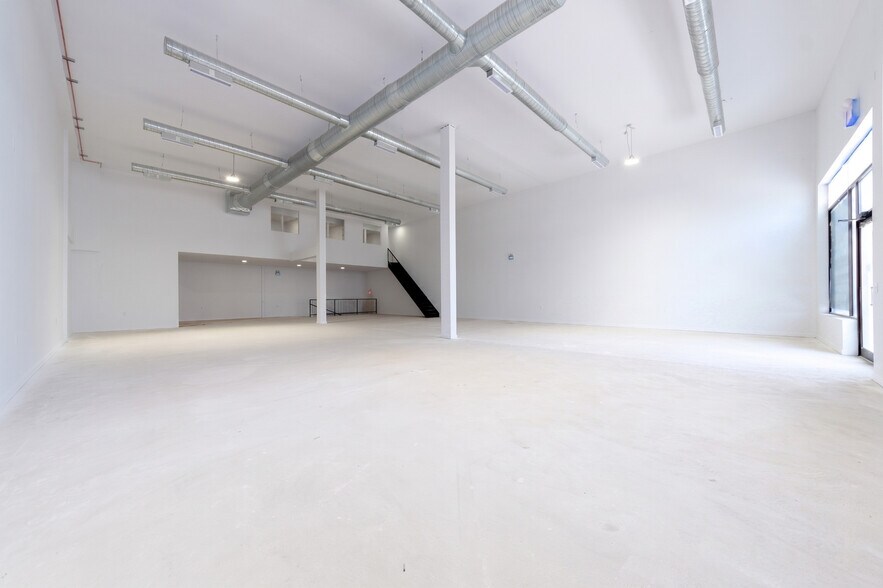 More Photos Of 7317 Beach Channel Dr, Arverne General Retail For Lease