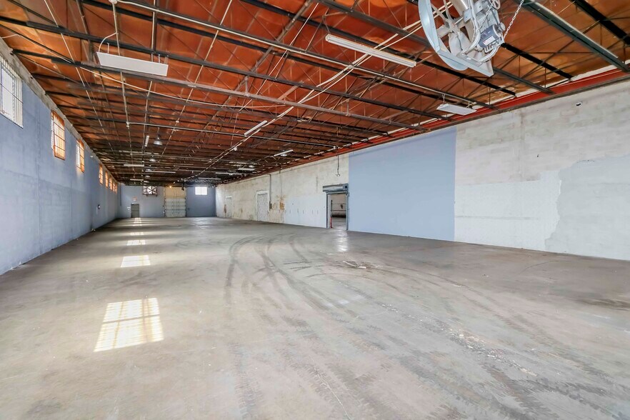 More Photos Of 540-550 W 20th St, Hialeah Warehouse For Lease
