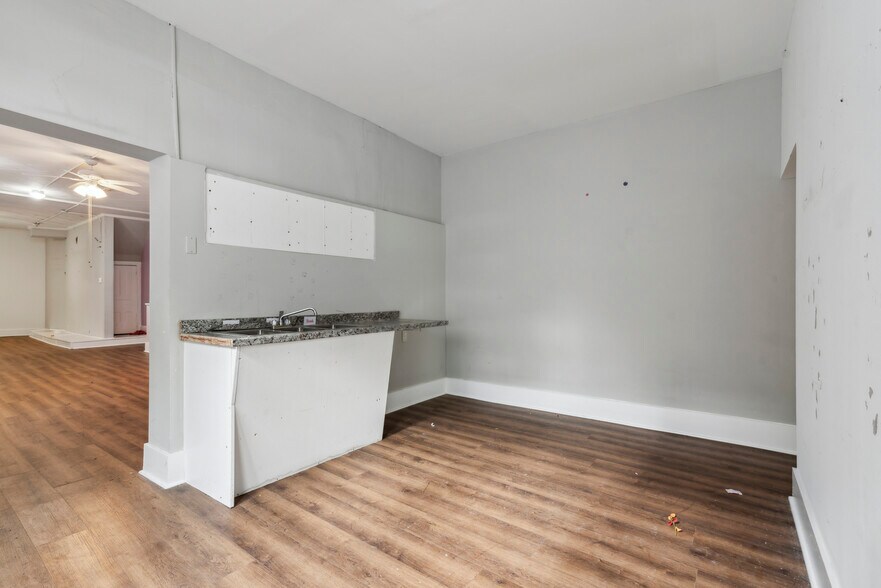 More Photos Of 4161-4165 Ridge Ave, Philadelphia Apartments For Lease