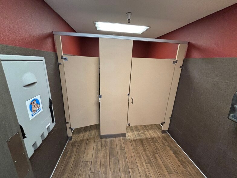 More Photos Of 5312 Old Redwood Hwy, Petaluma Restaurant For Sale