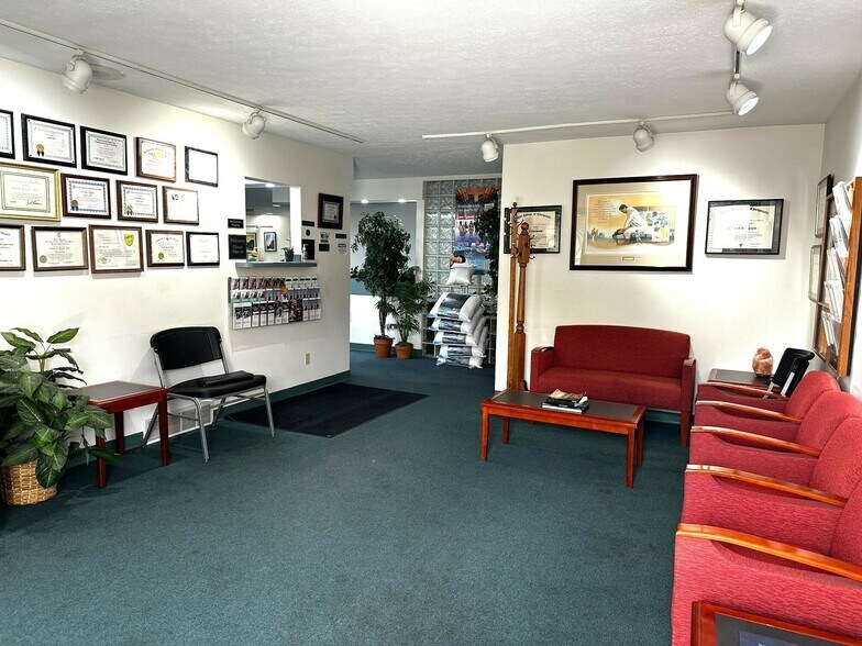 More Photos Of 1927 Maysville Ave, Zanesville Medical For Sale