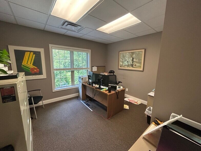 More Photos Of 5082-5086 Wooster Rd, Cincinnati Medical For Sale