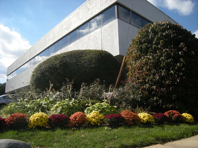 Primary Photo Of 90 Millburn Ave, Millburn Medical For Lease
