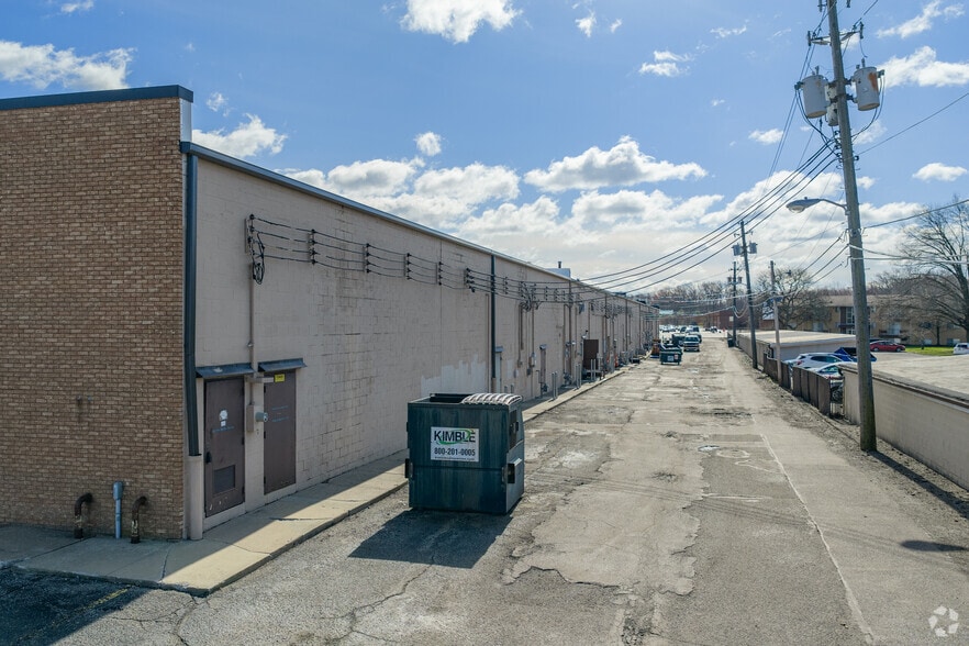 More Photos Of 13365 Smith Rd, Middleburg Heights Unknown For Lease