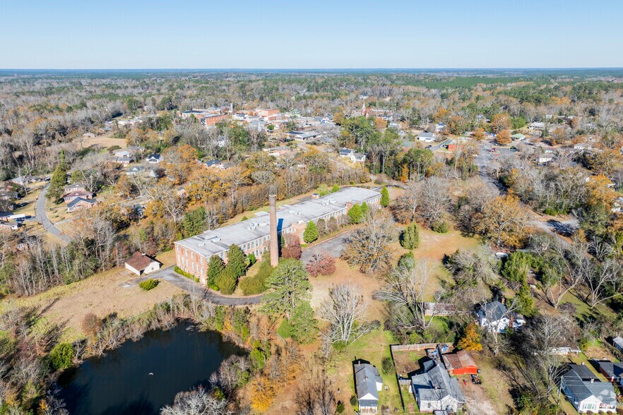 More Photos Of 100 CTC Dr, Edgefield Warehouse For Sale