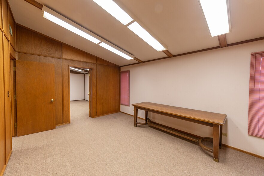More Photos Of 605 Scott St, Wausau Office For Sale