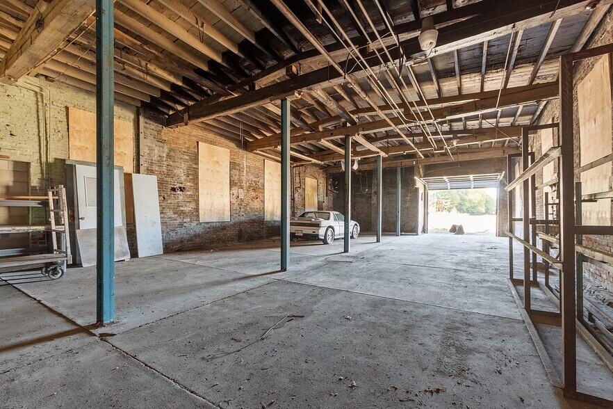 More Photos Of 70 W River St, Orange Warehouse For Lease