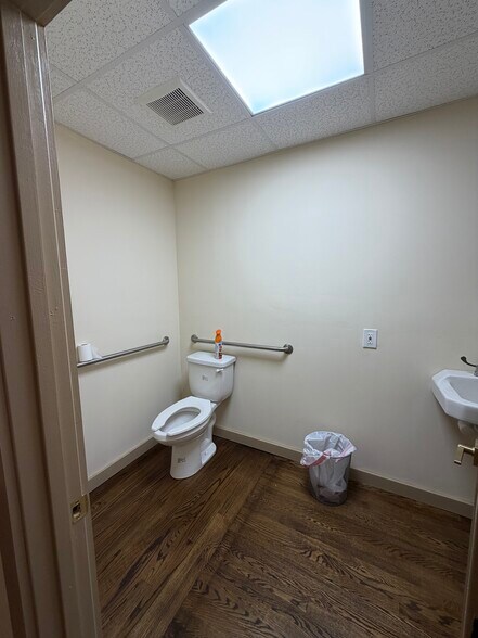 More Photos Of 114 Old York Rd, Jenkintown Office Residential For Lease