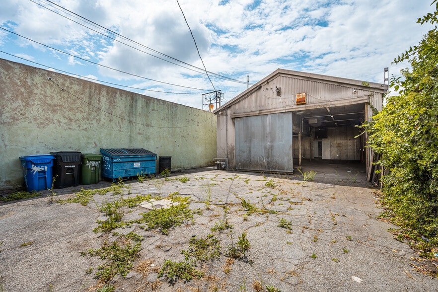 More Photos Of 4901 Telegraph Rd, East Los Angeles Flex For Sale
