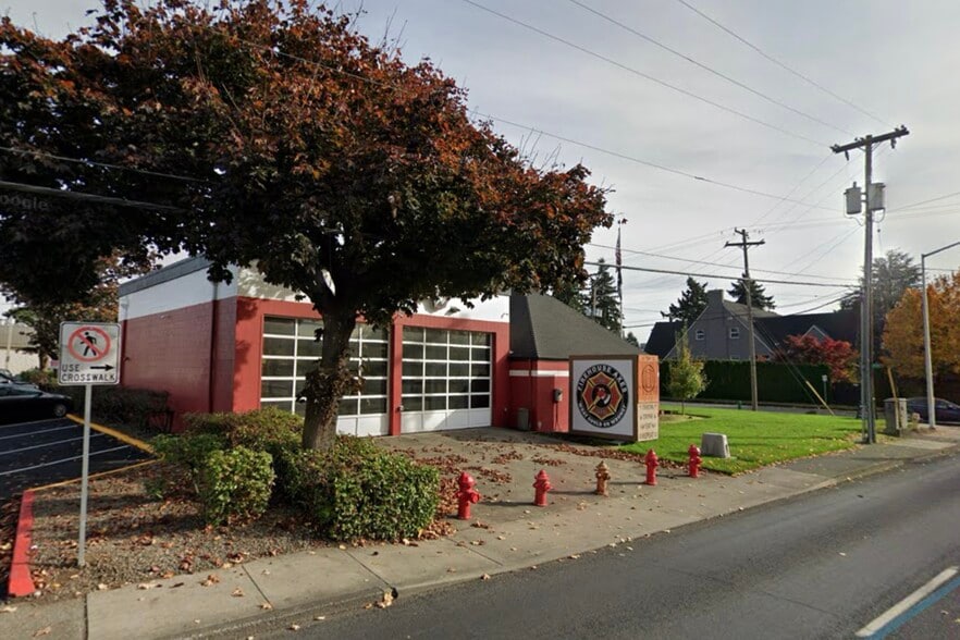 More Photos Of 400 E 37th St, Vancouver Restaurant For Sale