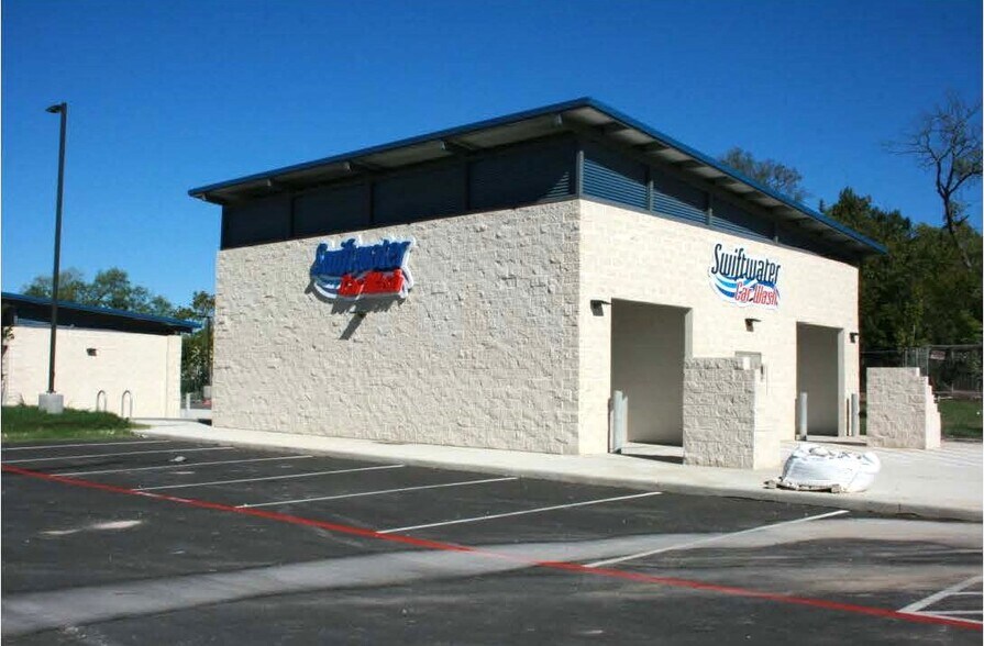 Primary Photo Of 1443 E Sunshine Dr, San Antonio Carwash For Sale