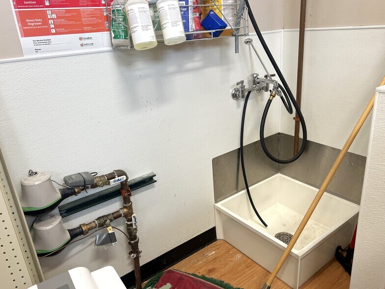 More Photos Of 209 Washington St, Brainerd General Retail For Sale