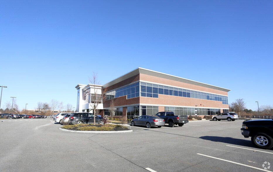 Primary Photo Of 249 Corporate Dr, Portsmouth Office For Lease