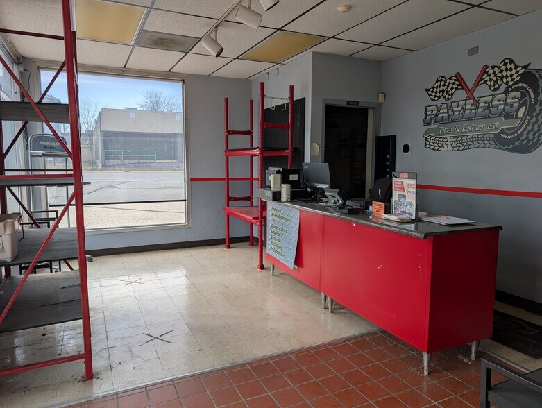 More Photos Of 400 Blackburn St, Ripon Specialty For Sale