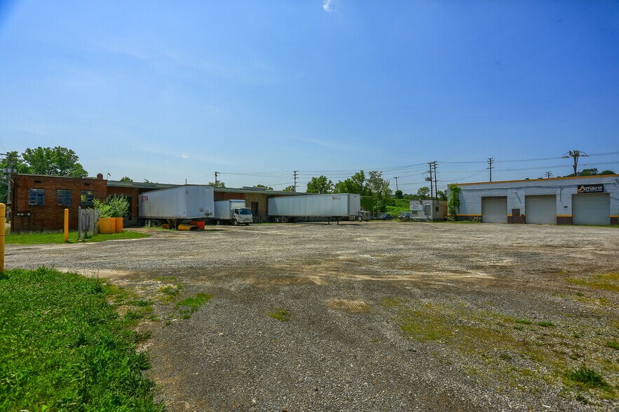 More Photos Of 98 Sproul St, McKees Rocks Truck Terminal For Sale