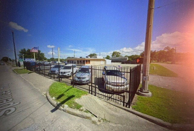 More Photos Of 5902 Spencer Hwy, Pasadena Auto Dealership For Lease