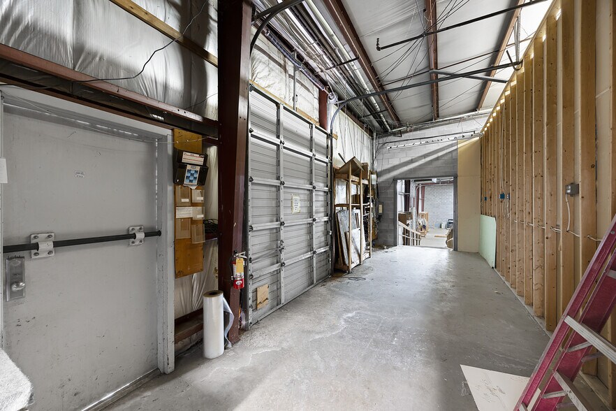 More Photos Of 2058 Hollywood Dr, Jackson Freestanding For Sale