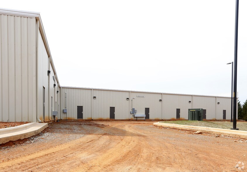 More Photos Of 193 Lowes Dr, Pittsboro Freestanding For Lease