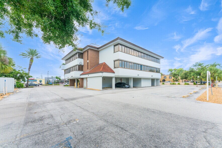 More Photos Of 420 Tamiami Trl S, Venice Medical For Sale