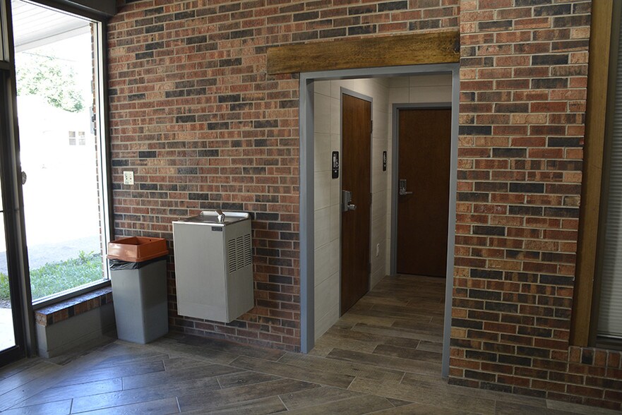 More Photos Of 3800-3900 S Campbell Ave, Springfield Unknown For Lease