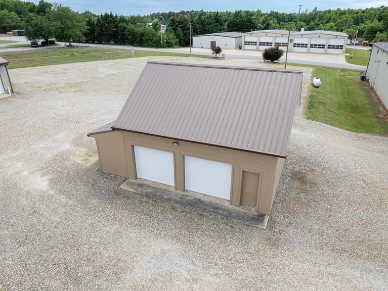 More Photos Of 471 Osborne St, Keysville Warehouse For Sale