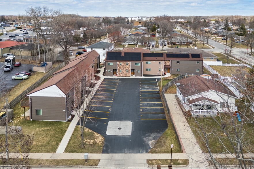 More Photos Of 1747 Oakdale Ave, Green Bay Apartments For Sale