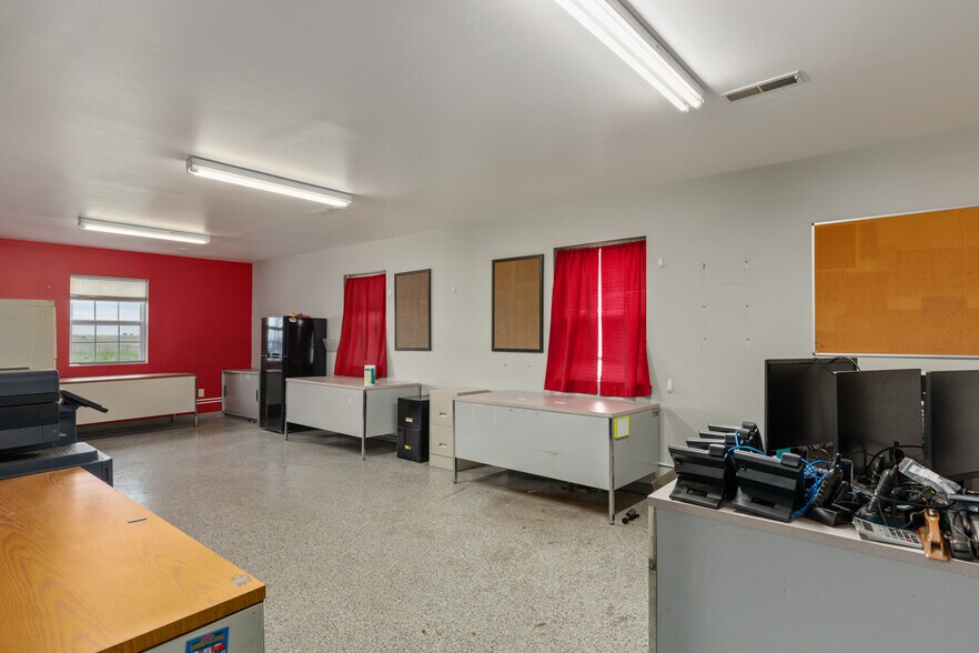 More Photos Of 2149 E Frontage Rd, Staunton Auto Dealership For Sale