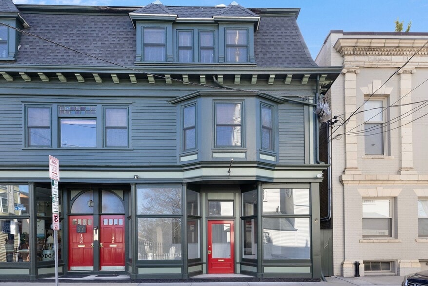 More Photos Of 138 Spring St, Newport Storefront Retail Office For Sale